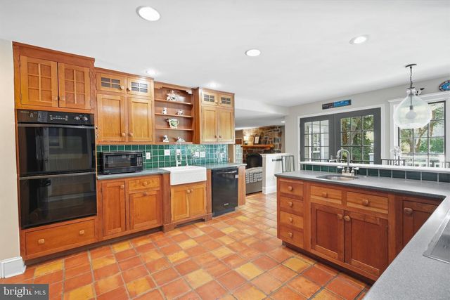 1204 EVERGREEN RD, Yardley, PA 19067