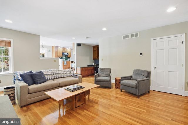 1204 EVERGREEN RD, Yardley, PA 19067