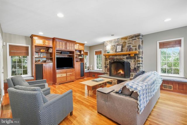 1204 EVERGREEN RD, Yardley, PA 19067