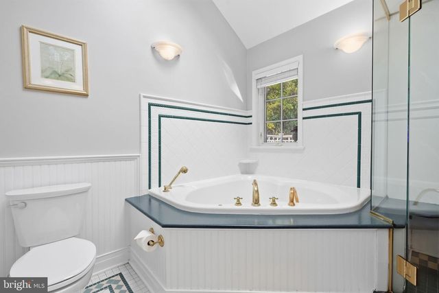 1204 EVERGREEN RD, Yardley, PA 19067