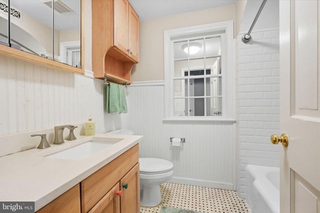 1204 EVERGREEN RD, Yardley, PA 19067