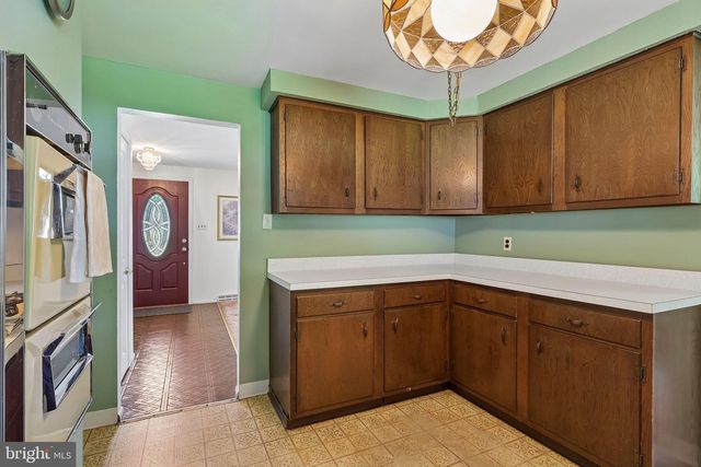 102 CAMBRIDGE DR, Cinnaminson, NJ 08077