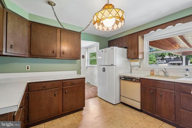 102 CAMBRIDGE DR, Cinnaminson, NJ 08077