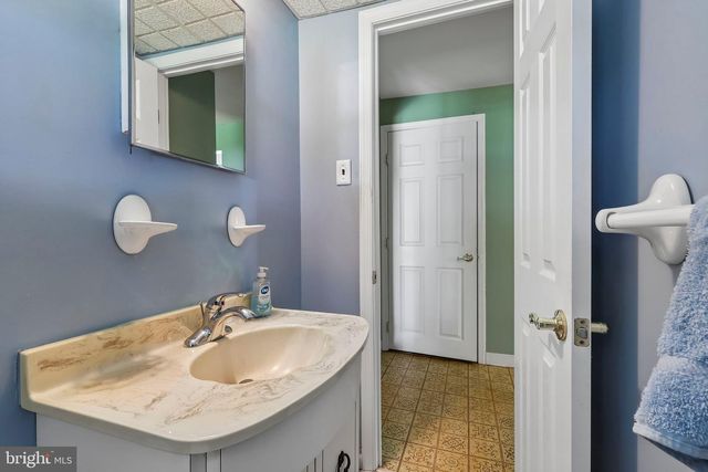 102 CAMBRIDGE DR, Cinnaminson, NJ 08077