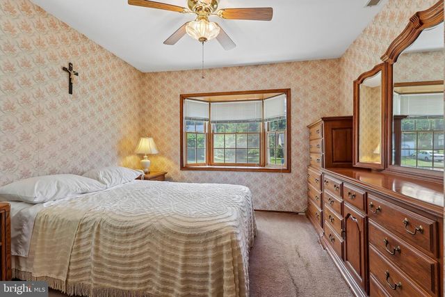 102 CAMBRIDGE DR, Cinnaminson, NJ 08077