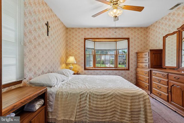 102 CAMBRIDGE DR, Cinnaminson, NJ 08077