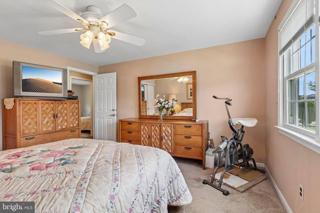 102 CAMBRIDGE DR, Cinnaminson, NJ 08077