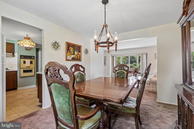 102 CAMBRIDGE DR, Cinnaminson, NJ 08077