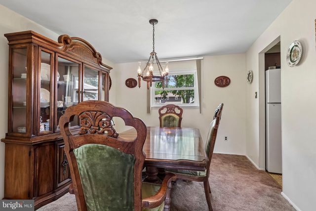 102 CAMBRIDGE DR, Cinnaminson, NJ 08077