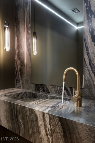 204 Luxaire Court, Las Vegas, NV 89144