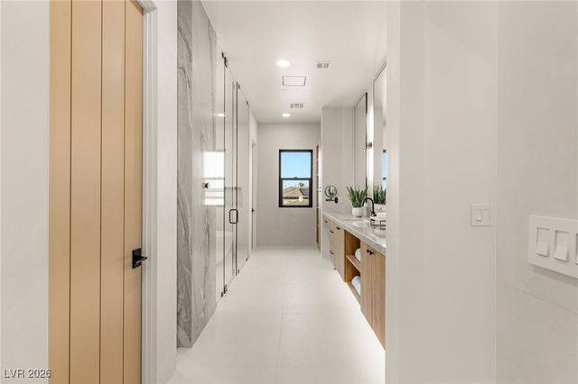 204 Luxaire Court, Las Vegas, NV 89144