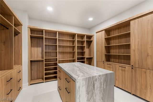 204 Luxaire Court, Las Vegas, NV 89144