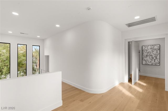 204 Luxaire Court, Las Vegas, NV 89144