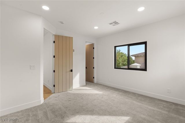 204 Luxaire Court, Las Vegas, NV 89144