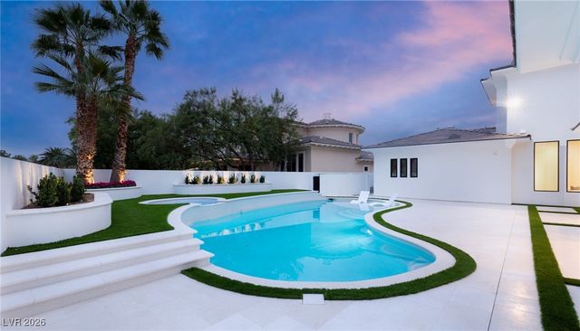 204 Luxaire Court, Las Vegas, NV 89144