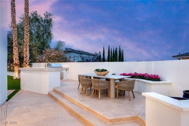 204 Luxaire Court, Las Vegas, NV 89144