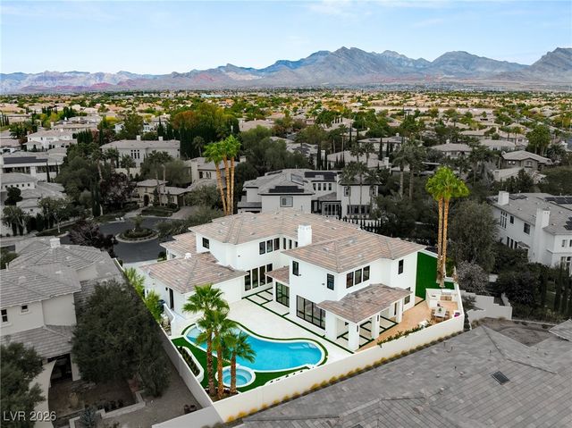 204 Luxaire Court, Las Vegas, NV 89144