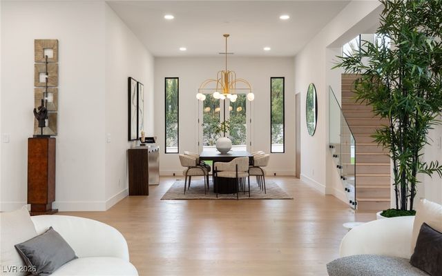 204 Luxaire Court, Las Vegas, NV 89144