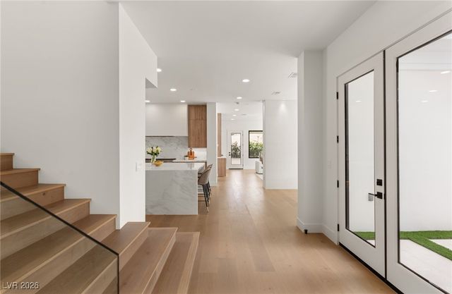 204 Luxaire Court, Las Vegas, NV 89144