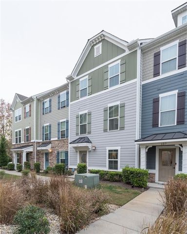 605 Brickell CHSE, Chesapeake, VA 23324