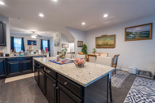 605 Brickell CHSE, Chesapeake, VA 23324