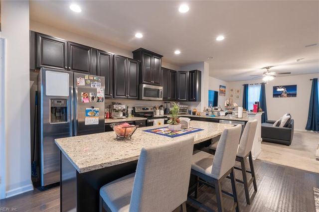 605 Brickell CHSE, Chesapeake, VA 23324