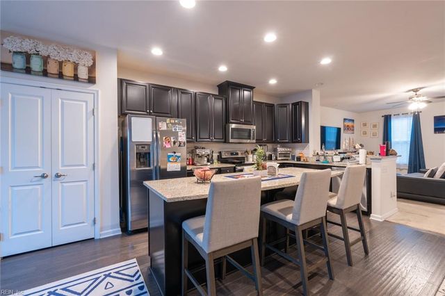 605 Brickell CHSE, Chesapeake, VA 23324