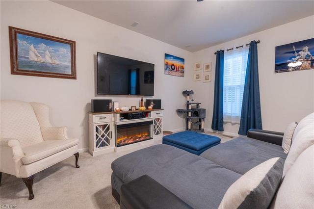 605 Brickell CHSE, Chesapeake, VA 23324