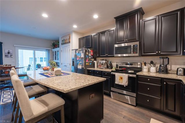 605 Brickell CHSE, Chesapeake, VA 23324