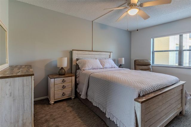 305 30TH AVENUE W A208, Bradenton, FL 34205