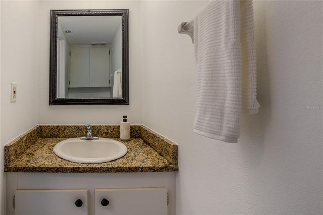 305 30TH AVENUE W A208, Bradenton, FL 34205