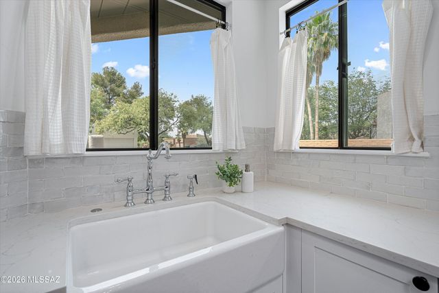 3770 N Fox Avenue, Tucson, AZ 85716