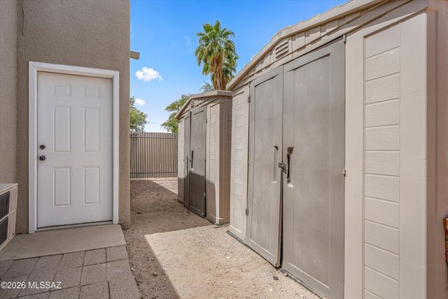 3770 N Fox Avenue, Tucson, AZ 85716