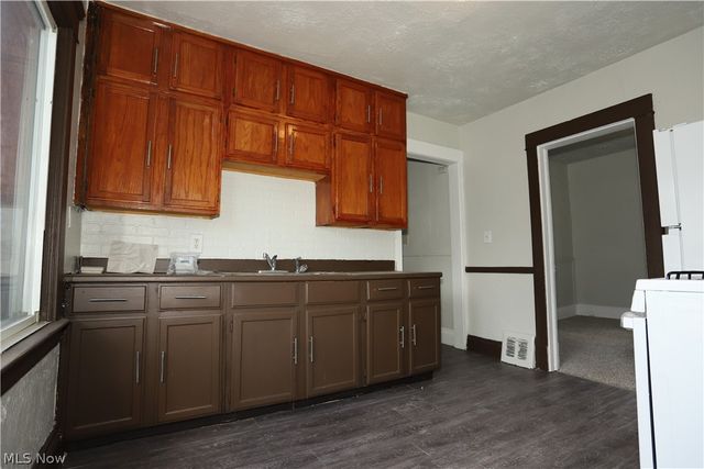 9409 Mount Auburn Avenue, Cleveland, OH 44104