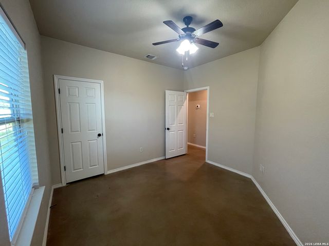 758 SAENGERHALLE RD, New Braunfels, TX 78130
