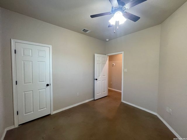 758 SAENGERHALLE RD, New Braunfels, TX 78130
