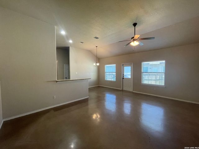 758 SAENGERHALLE RD, New Braunfels, TX 78130