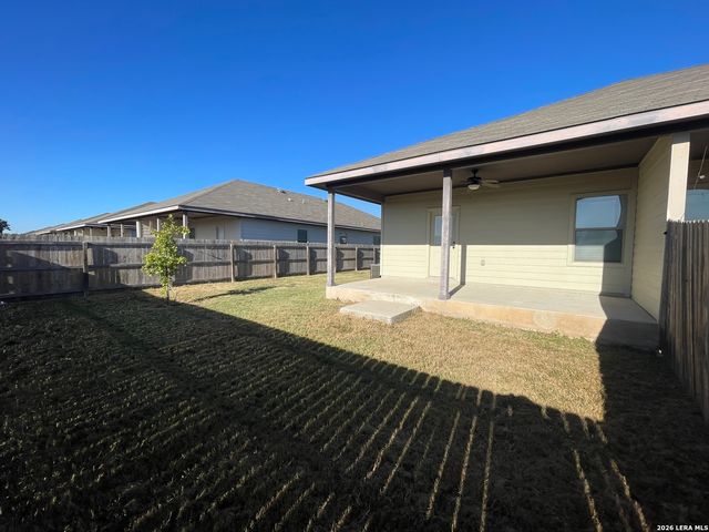 758 SAENGERHALLE RD, New Braunfels, TX 78130