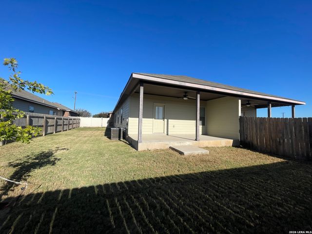 758 SAENGERHALLE RD, New Braunfels, TX 78130