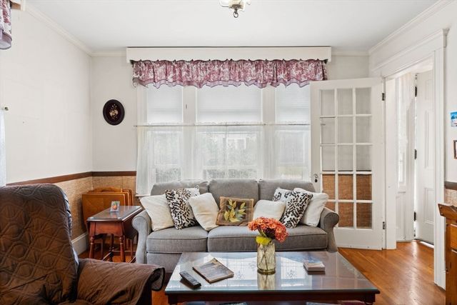 3 Roosevelt Road, Salem, MA 01970