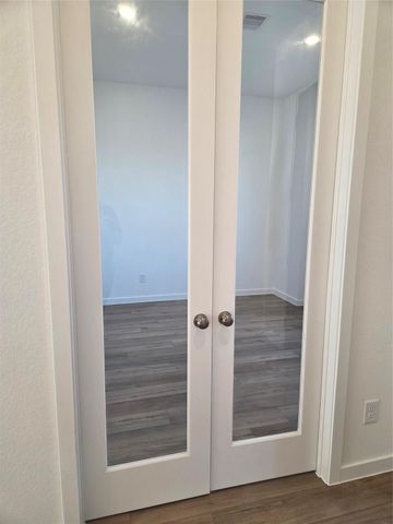 9433 Pacific Crest Court, Porter Heights, TX 77365