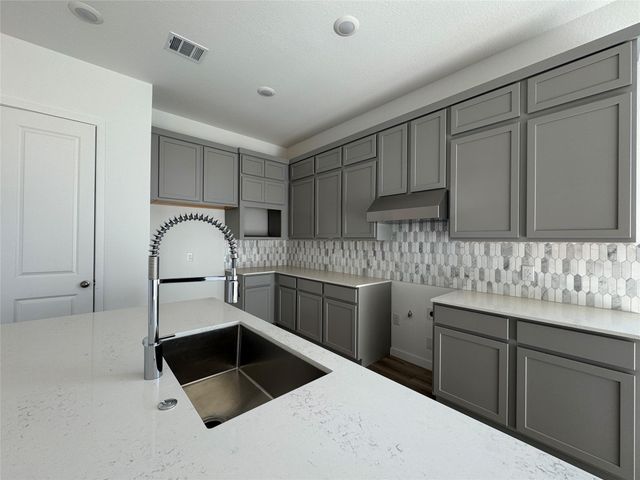 9433 Pacific Crest Court, Porter Heights, TX 77365