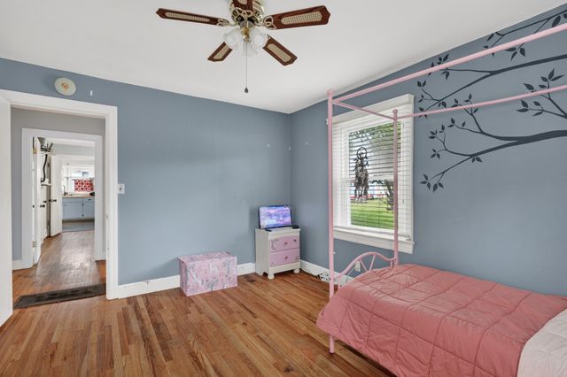 917 3rd Ave, Fayetteville, TN 37334