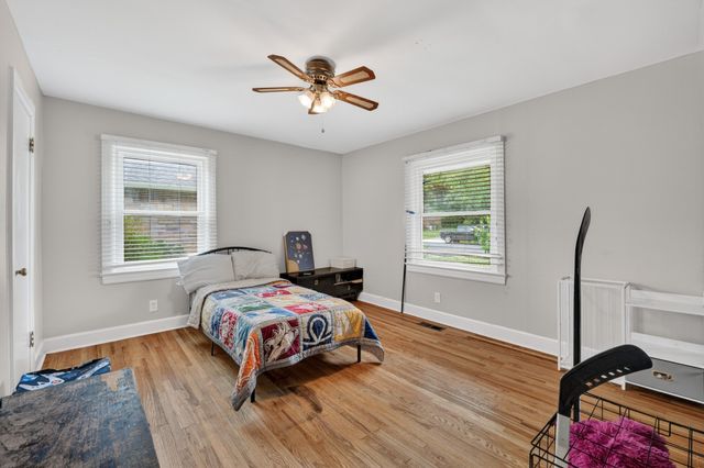 917 3rd Ave, Fayetteville, TN 37334