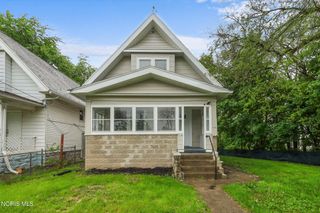 615 Maumee Avenue, Toledo, OH 43609
