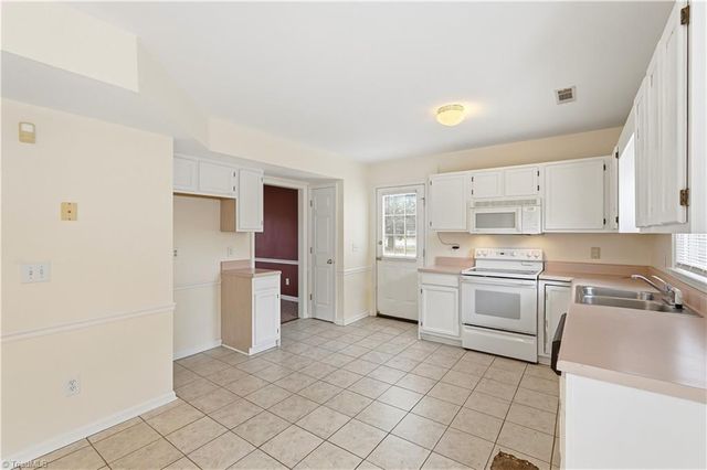4331 Kinnamon Road, Winston-salem, NC 27103