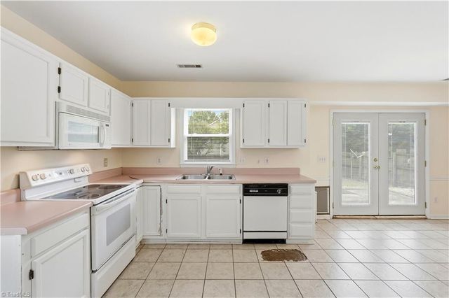 4331 Kinnamon Road, Winston-salem, NC 27103