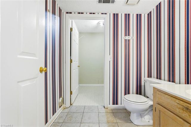 4331 Kinnamon Road, Winston-salem, NC 27103