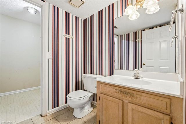 4331 Kinnamon Road, Winston-salem, NC 27103