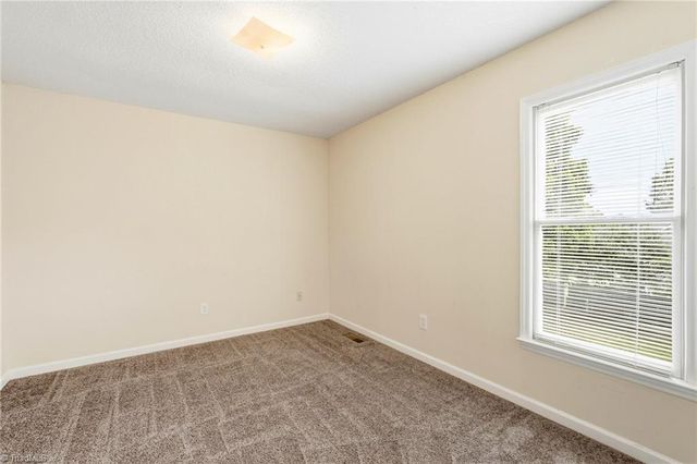 4331 Kinnamon Road, Winston-salem, NC 27103